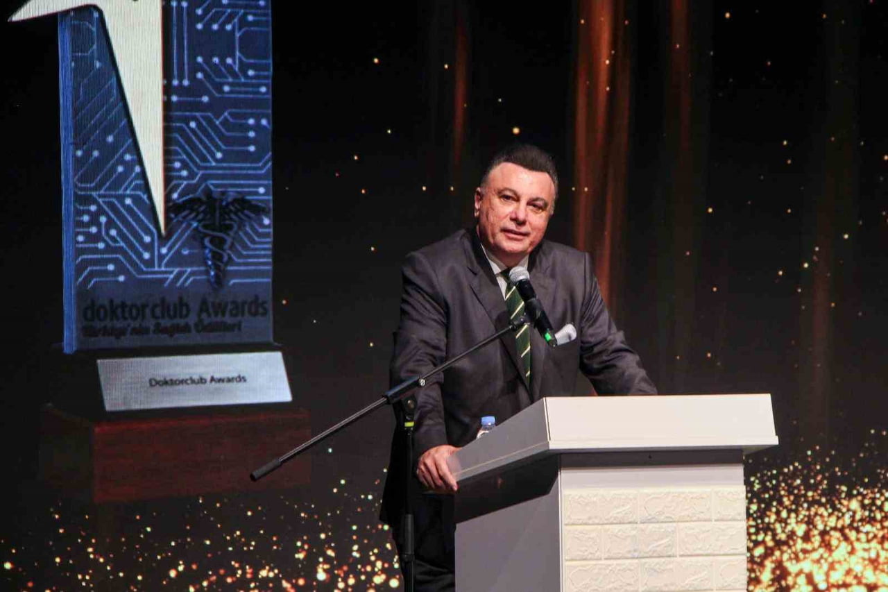 MİRCEA LUCESCU'NUN, GALATASARAY'A ÇOK BÜYÜK HİZMETLERİ OLDUĞUNU AKTARAN SARI-KIRMIZILI KULÜBÜN...