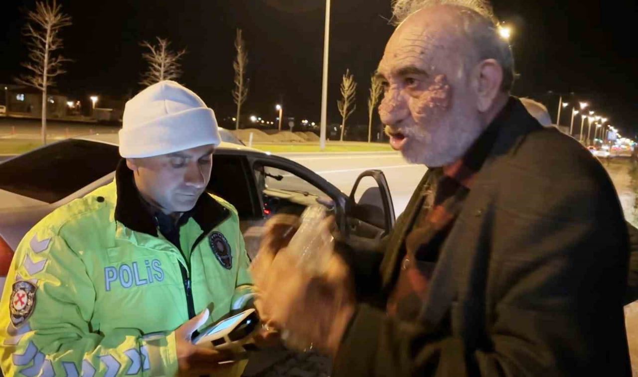 MOTOSİKLET SÜRÜCÜSÜ KURYENİN YARALANDIĞI KAZADA ALKOLLÜ ŞAHIS (FOTOĞRAFTA), "BEN SÜRÜCÜ DEĞİLİM"...