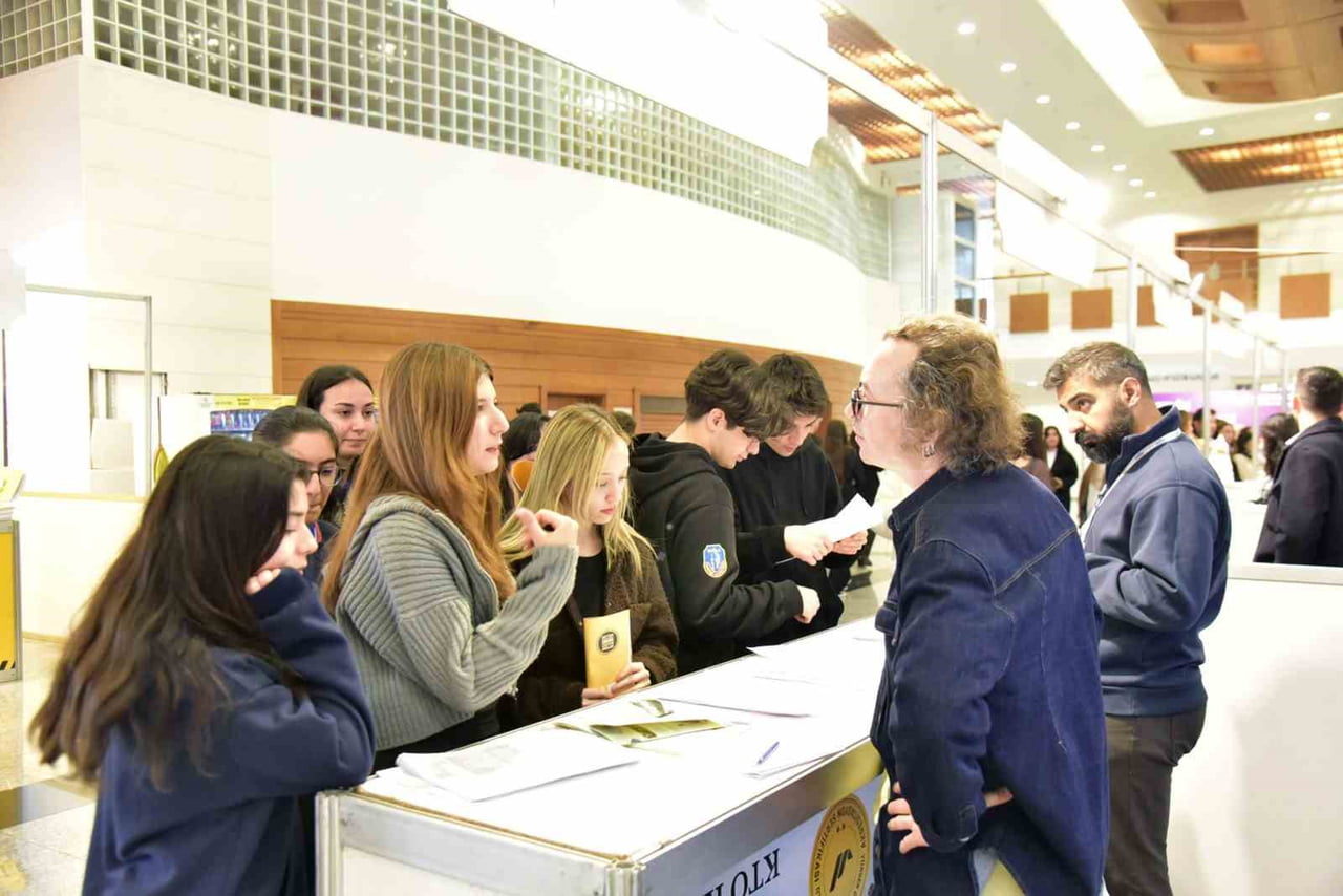 MSKÜ, TERCİH VE TANITIM FUARINDA ADAY ÖĞRENCİLERLE BULUŞTU