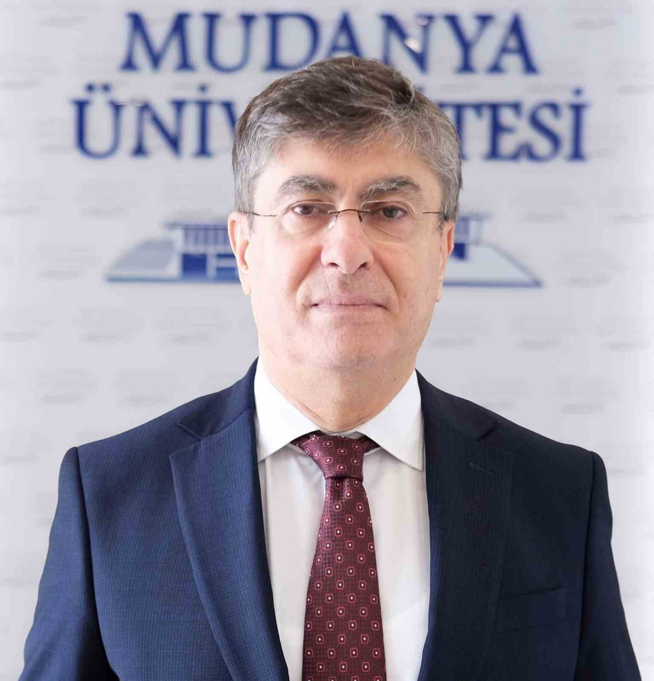 MUDANYA ÜNİVERSİTESİ REKTÖRÜ PROF. DR. EMİN KARİP, GÖREVİNİ REKTÖR YARDIMCISI PROF. DR. AHMET...