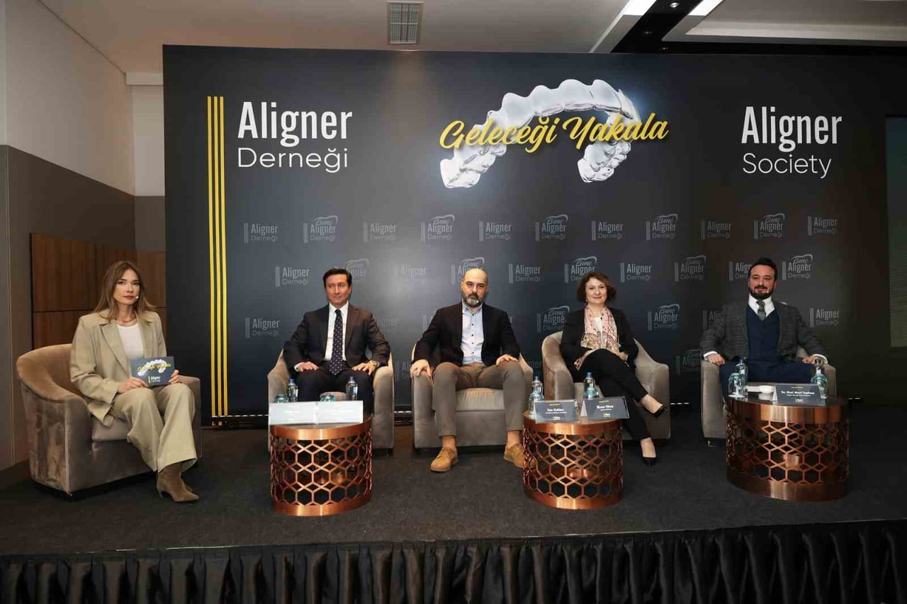 MÜGE BOZ, DR. AKTAN ZEKİ ÇELİK, CAN KABLAN, UZMAN PSİKOLOG İLKNUR OKAY (SOLDAN SAĞA)