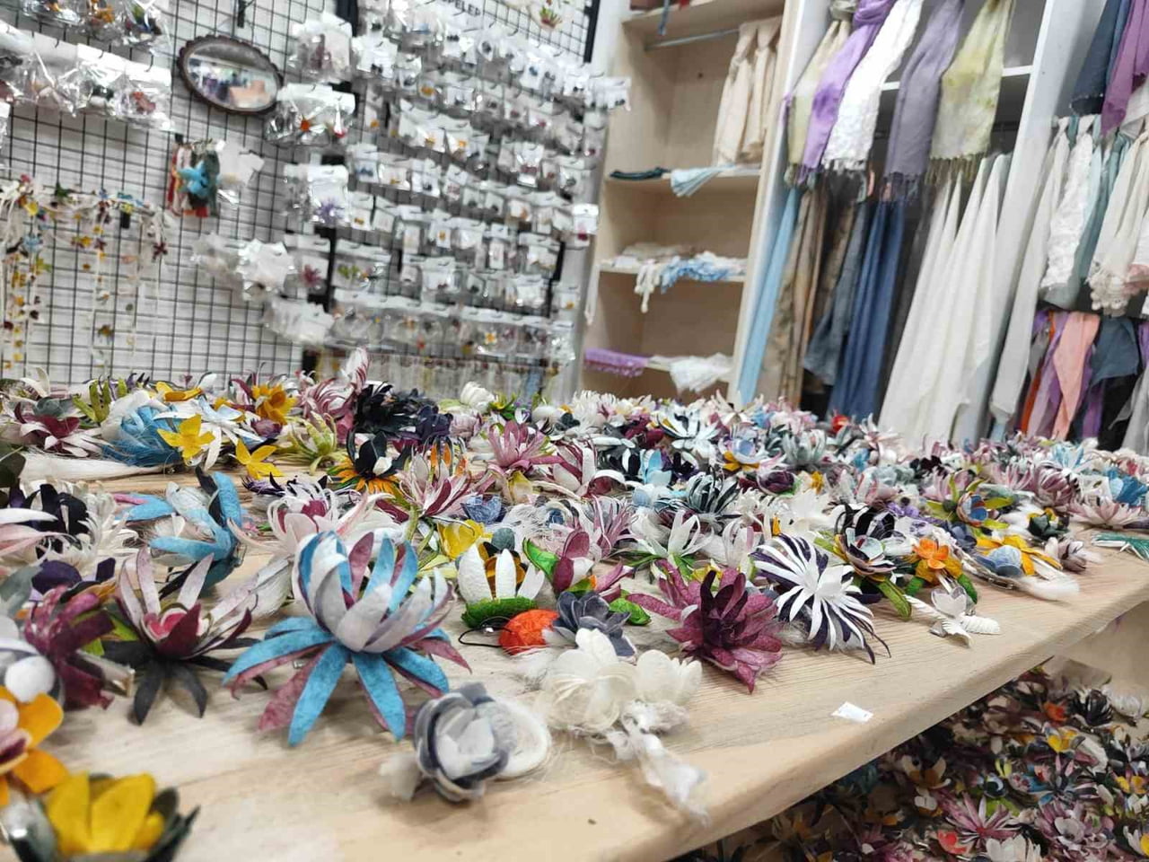 MUĞLA’NIN DATÇA İLÇESİNDE YAKLAŞIK 2 BİN 500 YILLIK GEÇMİŞE SAHİP İPEK BÖCEKÇİLİĞİNİN YENİDEN...