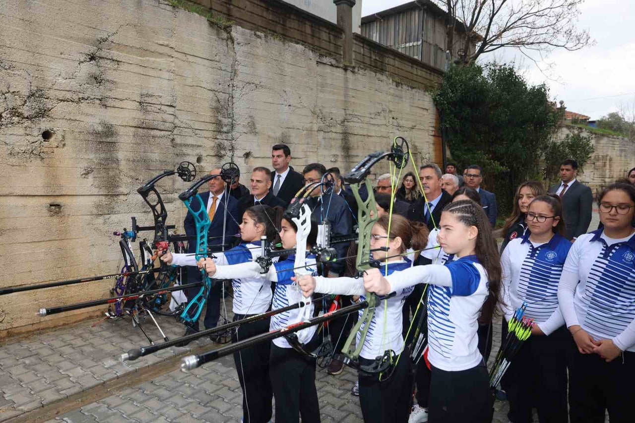 MUĞLA VALİSİ DR. İDRİS AKBIYIK, YATAĞAN BENCİK’TE BULUNAN AİLE SAĞLIĞI MERKEZİ’NDE YÜRÜTÜLEN...