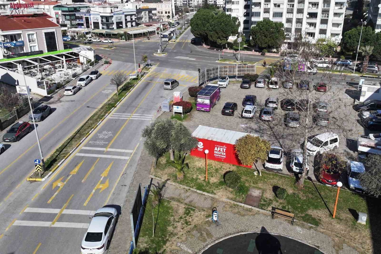 MUHTEMEL BİR AFET ANINDA VATANDAŞLARA DESTEK OLMASI AMACIYLA EFELER BELEDİYESİ TARAFINDAN KENT...