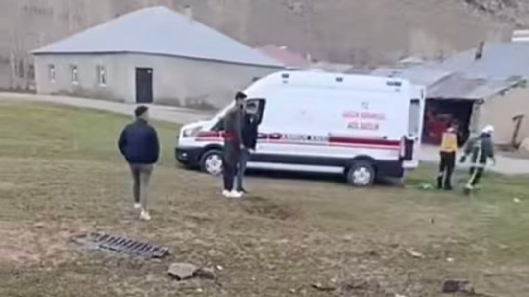 MURADİYE-ÇALDIRAN YOLUNDA KAZA