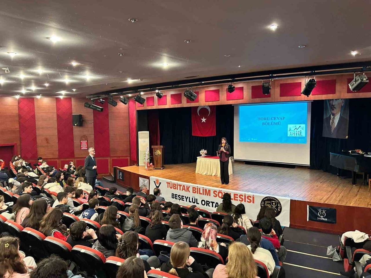 NAZİLLİ BEŞEYLÜL ORTAOKULU'NDA ÖĞRENCİ VE ÖĞRETMENLERİNE YÖNELİK 'TÜBİTAK BİLİM SÖYLEŞİLERİ'...