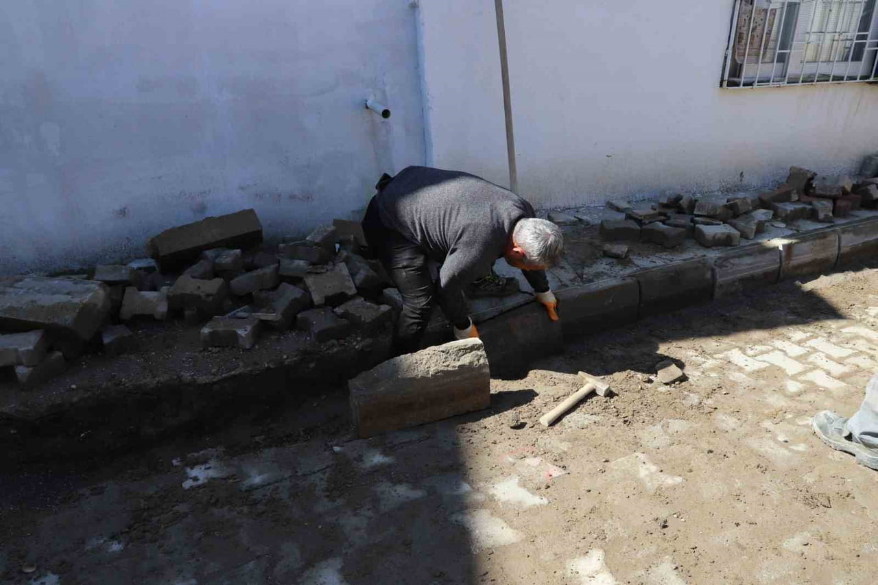 NAZİLLİ’DE YOL BAKIM VE ONARIM ÇALIŞMALARI SÜRÜYOR