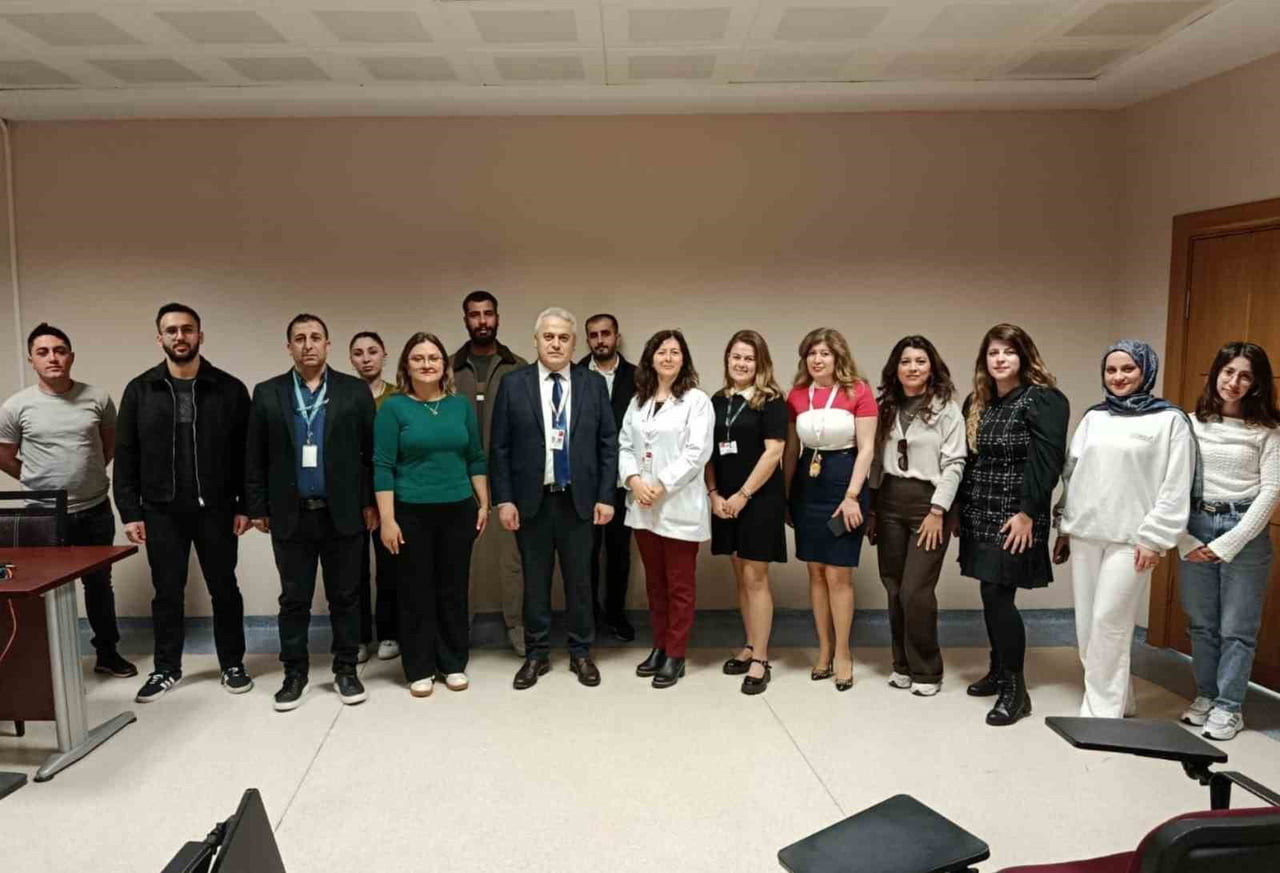 NAZİLLİ DEVLET HASTANESİ’NDE BAŞLATILAN ACİL BAKIM HEMŞİRELİĞİ SERTİFİKALI EĞİTİM PROGRAMI İLE...