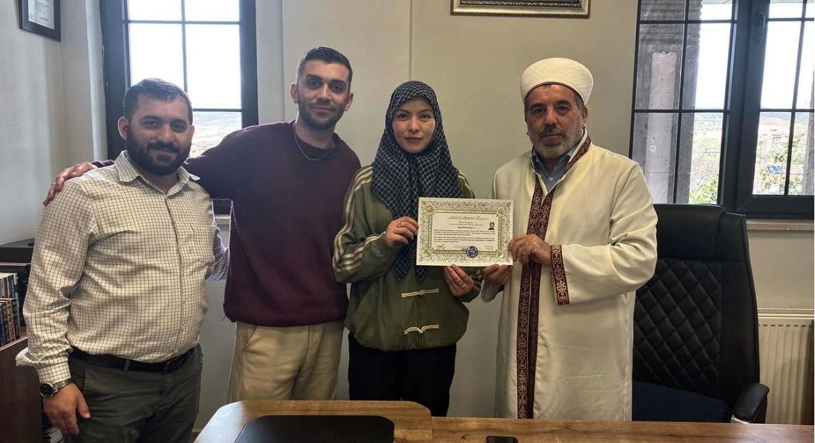 NEVŞEHİR’İN AVANOS İLÇESİNDE DÜZENLENEN İHTİDA MERASİMİYLE ÇİN UYRUKLU BİR KADIN İSLAMİYET’İ...