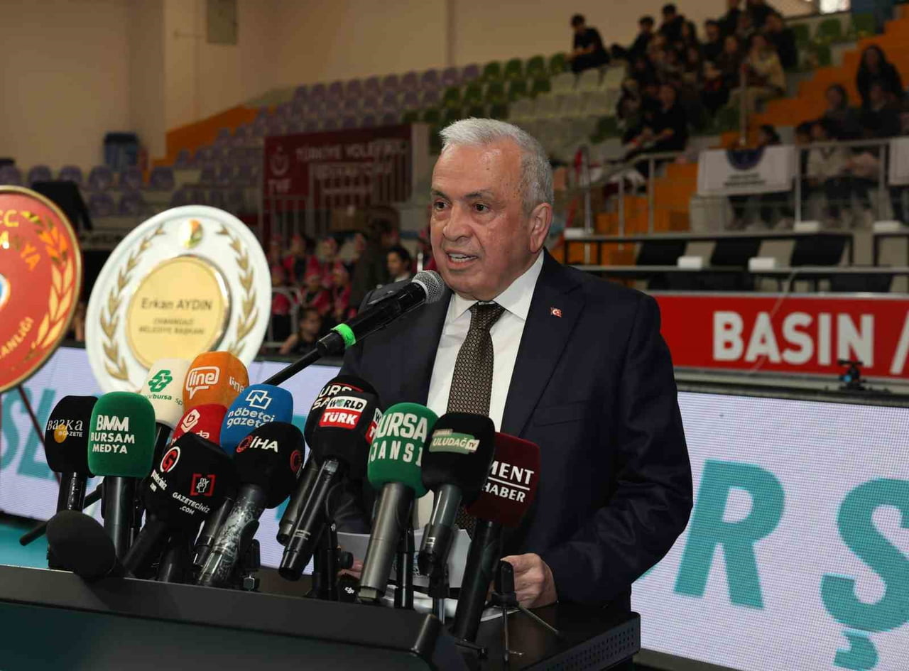 NİLÜFER 24. ULUSLARARASI SPOR ŞENLİKLERİ TÖRENLE BAŞLADI. ÖĞRENCİLERİN GÖSTERİLERİYLE RENKLENEN...