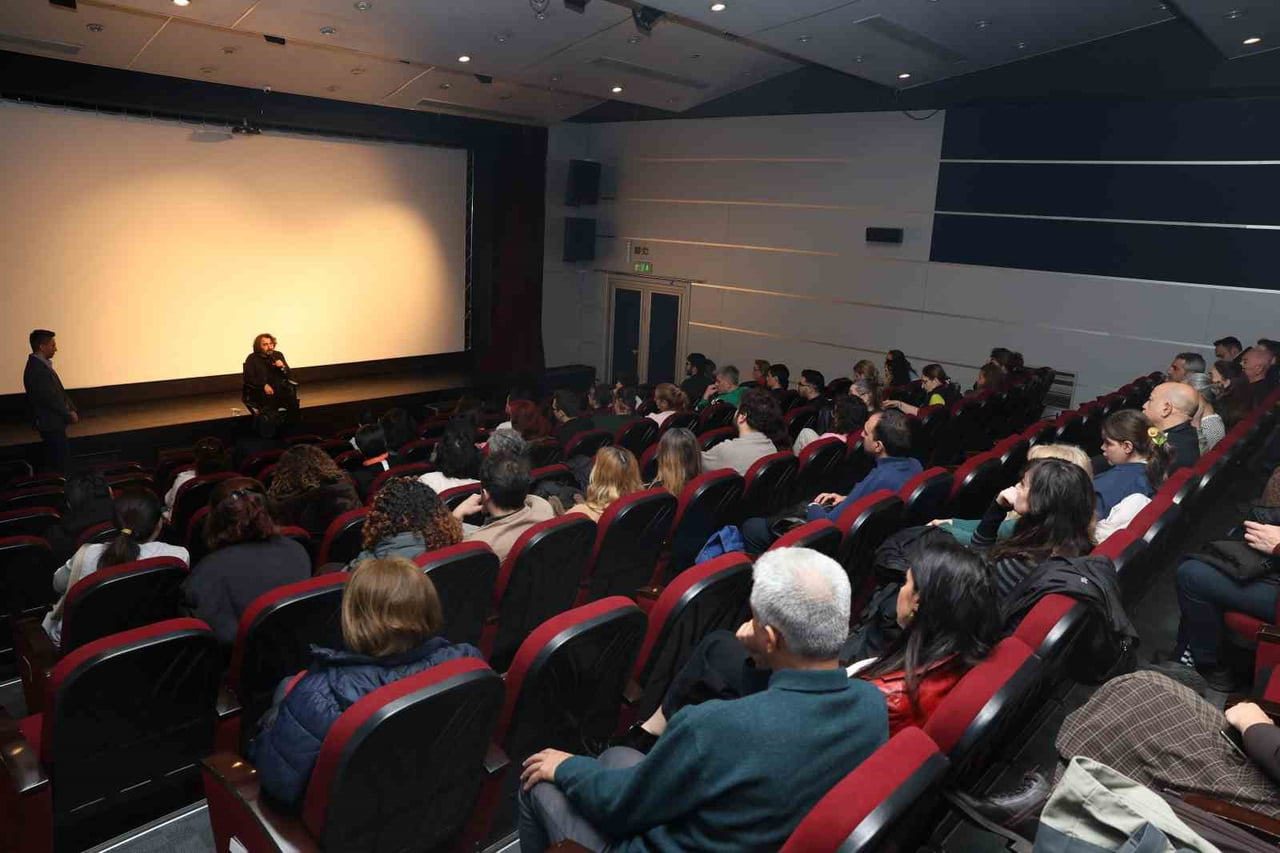 NİLÜFER BELEDİYESİ TARAFINDAN DÜZENLENEN ‘BİR YÖNETMEN BİR SÖYLEŞİ’ ETKİNLİĞİNİN BU AYKİ KONUĞU...