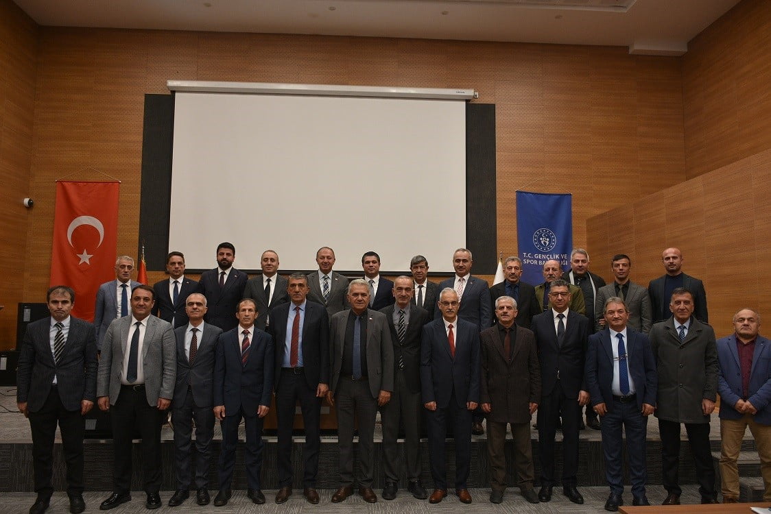 NİSAN AYI GENÇLİK VE SPOR İL MÜDÜRLÜĞÜ KOORDİNASYON TOPLANTISINDA KONUŞAN ERZURUM GSİM MÜDÜRÜ...