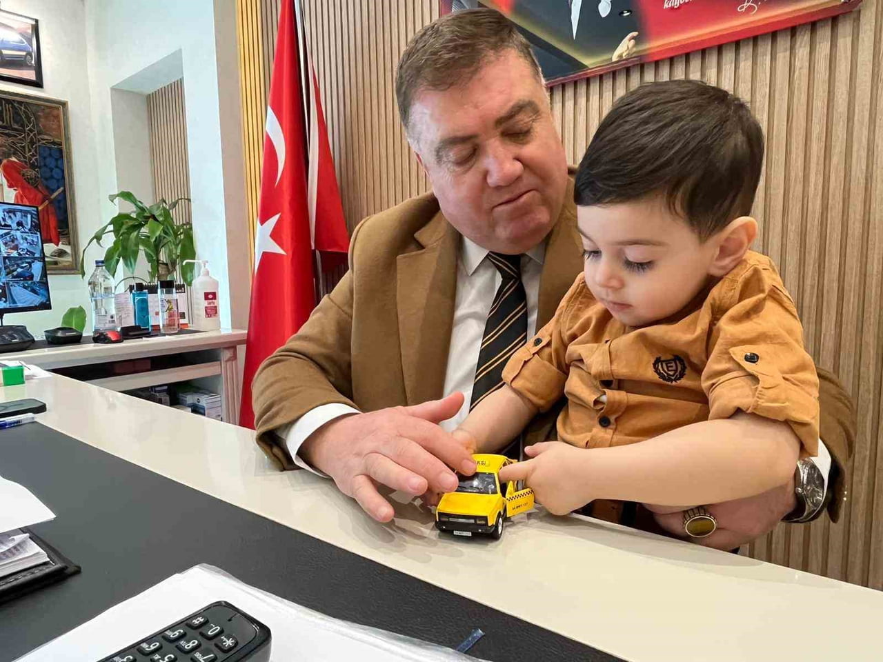 ODA BAŞKANI ERKAN ÖZKAN, TÜM TÜRKİYE'DEKİ MESLEKTAŞLARINA ÇAĞRIDA BULUNARAK MİNİK ÇOCUĞUN TEDAVİSİ...