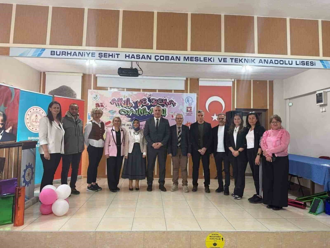 ÖDÜL TÖRENİNE KATILANLAR