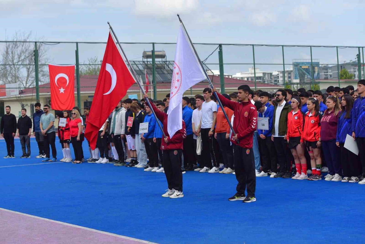 OKUL SPORLARI HOKEY GRUP MÜSABAKALARI OSMANİYE’DE BAŞLADI