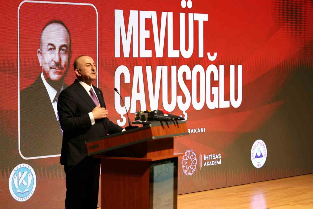ÖNCEKİ DÖNEM DIŞİŞLERİ BAKANI VE AK PARTİ ANTALYA MİLLETVEKİLİ MEVLÜT ÇAVUŞOĞLU; TÜGVA KAYSERİ İL...