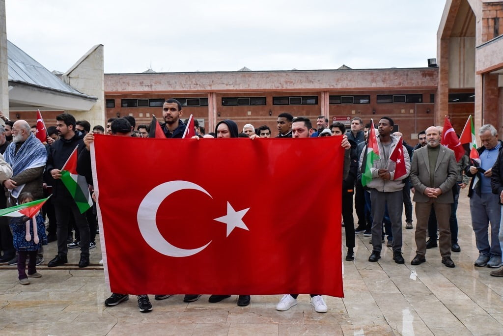 ONDOKUZ MAYIS ÜNİVERSİTESİ (OMÜ) ÖĞRENCİ TOPLULUKLARI TARAFINDAN, FİLİSTİN’DE YAŞANAN İNSANİ KRİZE...