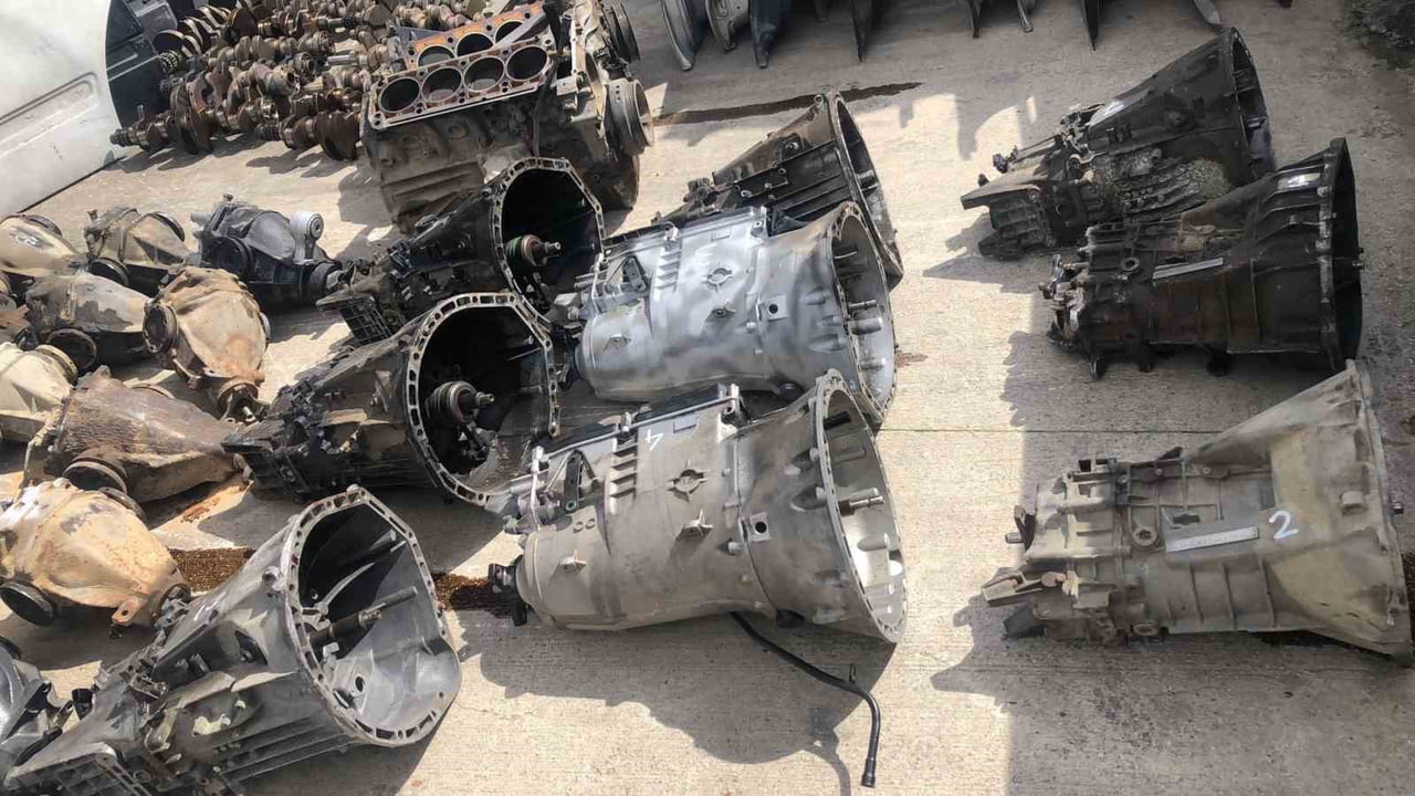 OPERASYONDA YAPILAN DETAYLI ARAMALARDA; 61 OTOMOBİL KAPISI, 16 KRANK MİLİ, GÜMRÜK KAÇAĞI OLDUĞU...