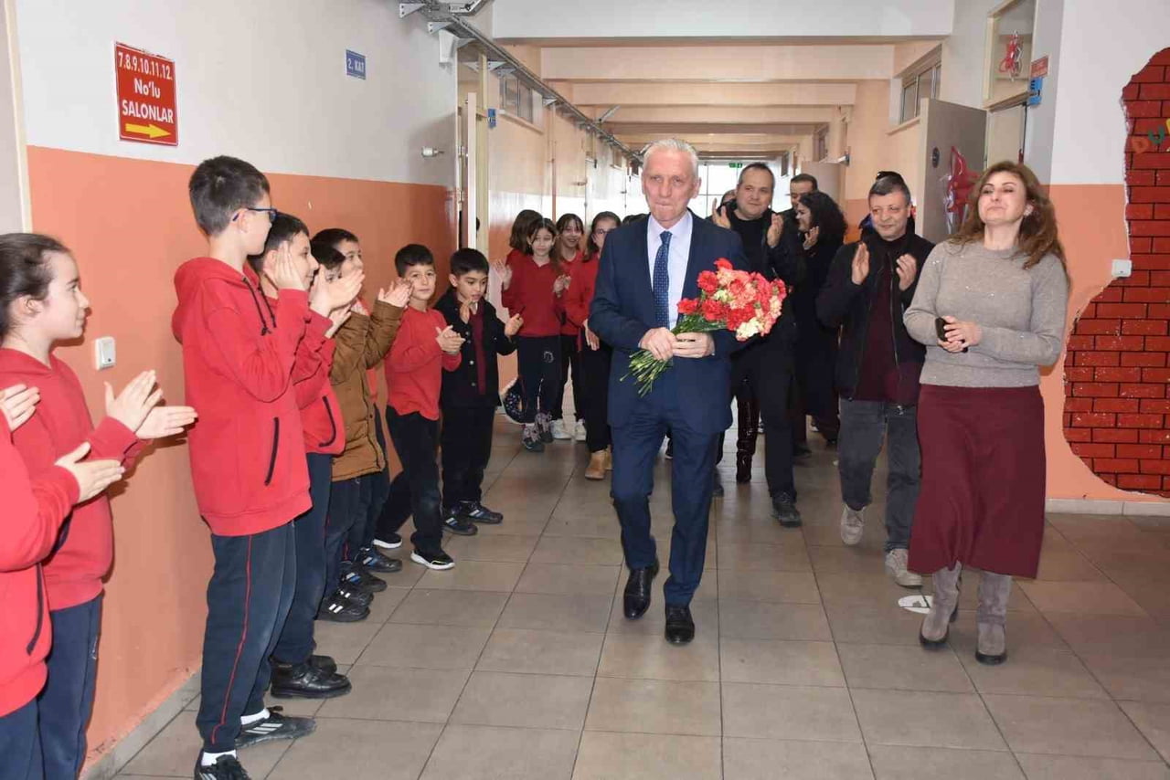 ORDU’DA MESLEKTE 46 YILINI DOLDURARAK EMEKLİ OLAN SINIF ÖĞRETMENİ MEHMET SALİH (65) İÇİN GÖREV...