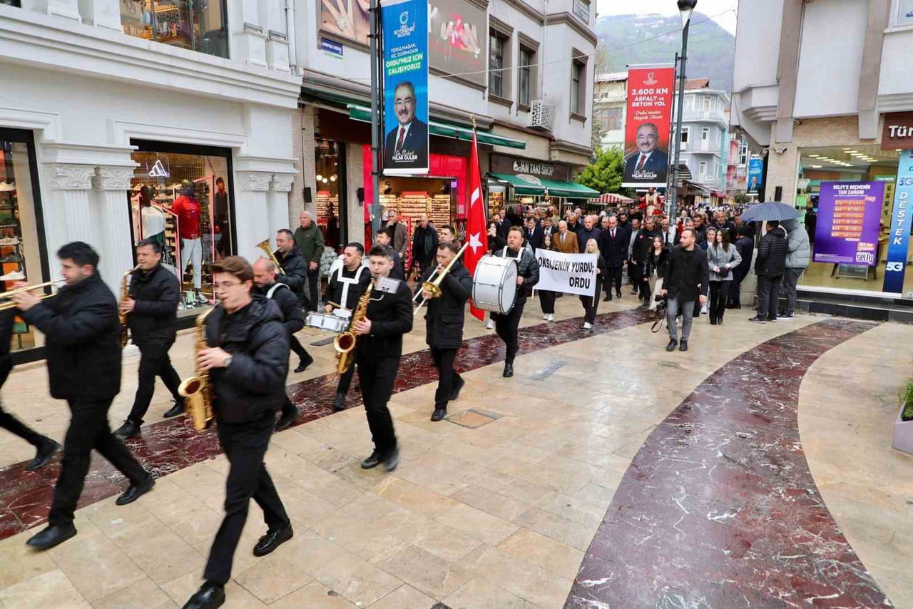 ORDU’DA ‘TURİZM HAFTASI’ KUTLAMA ETKİNLİKLERİ, DÜZENLENEN KORTEJ YÜRÜYÜŞÜ İLE...