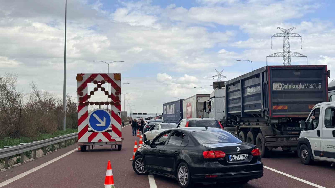 OSMAN GAZİ KÖPRÜSÜ ÇEVRESİNDE YAPILAN ENERJİ NAKİL HATTI ÇALIŞMALARI ÇERÇEVESİNDE YAKLAŞIK 20...