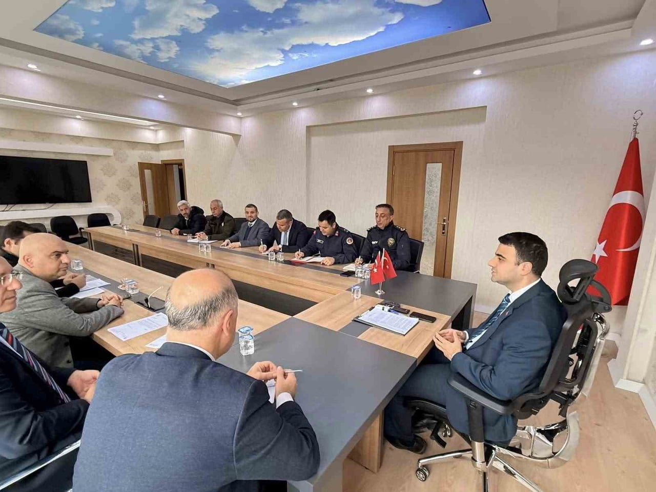 OSMANELİ KAYMAKAMI ABDÜSSAMED KILIÇ BAŞKANLIĞINDA ORMAN YANGINLARIYLA MÜCADELE TOPLANTISI...