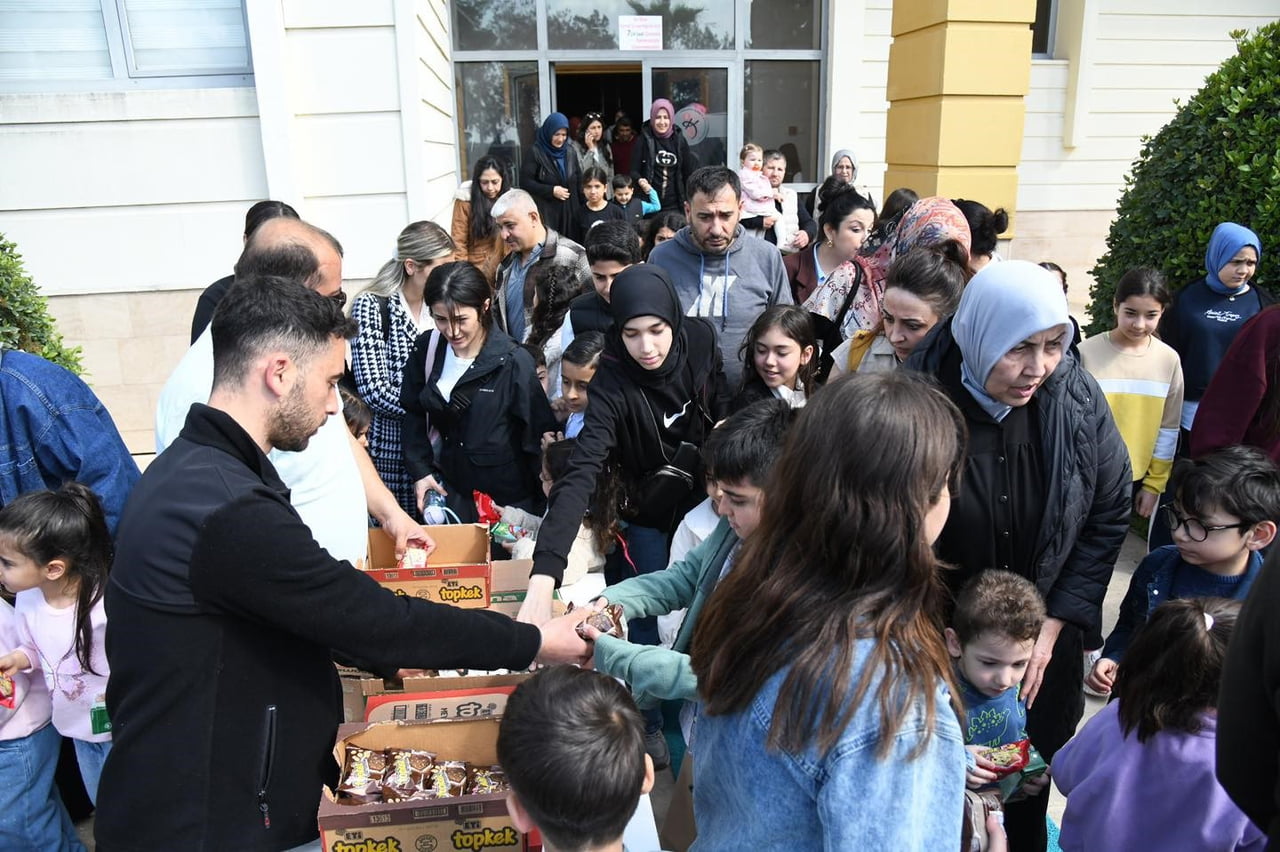 OSMANİYE’DE MERSİN DEVLET OPERA VE BALESİ TARAFINDAN SAHNELENEN "ÇÖPLÜK KRALI VE İCAT" ÇOCUK...