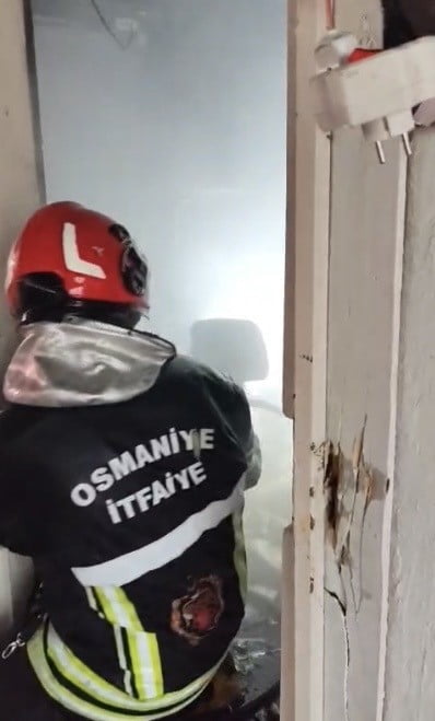 OSMANİYE’DE TEK KATLI MÜSTAKİL BİR EVDE ÇIKAN YANGIN, OSMANİYE BELEDİYESİ İTFAİYE EKİPLERİNİN...