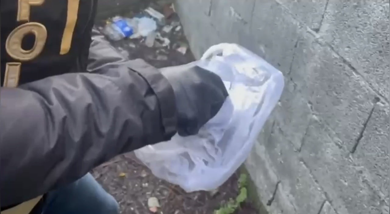 OSMANİYE İL EMNİYET MÜDÜRLÜĞÜ EKİPLERİNCE UYUŞTURUCU İLE MÜCADELE KAPSAMINDA DÜZENLENEN EŞ ZAMANLI...