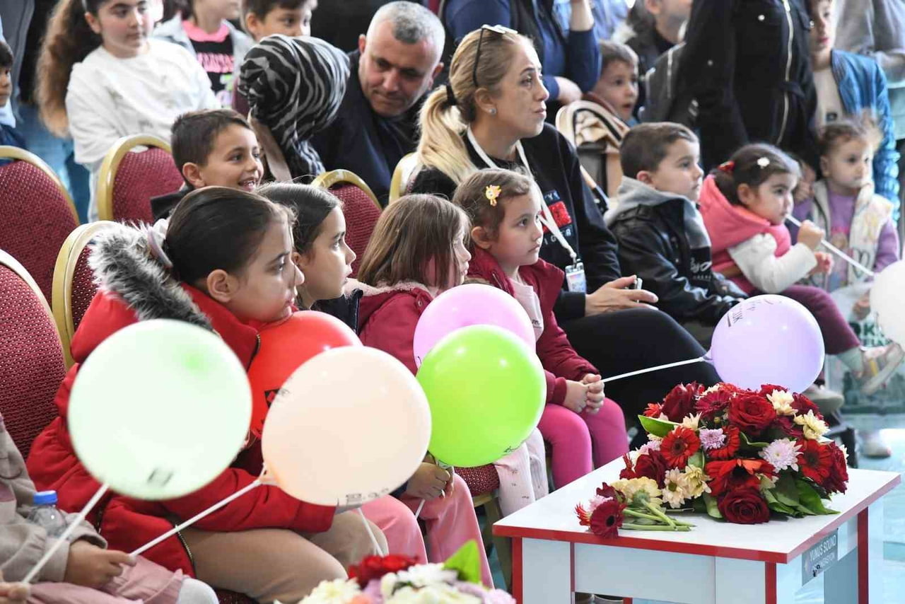 OSMANİYE KİTAP FUARI İLK 3 GÜNDE 30 BİN ZİYARETÇİYİ AĞIRLADI