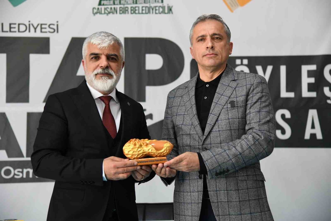 OSMANİYE KİTAP FUARI İLK 3 GÜNDE 30 BİN ZİYARETÇİYİ AĞIRLADI