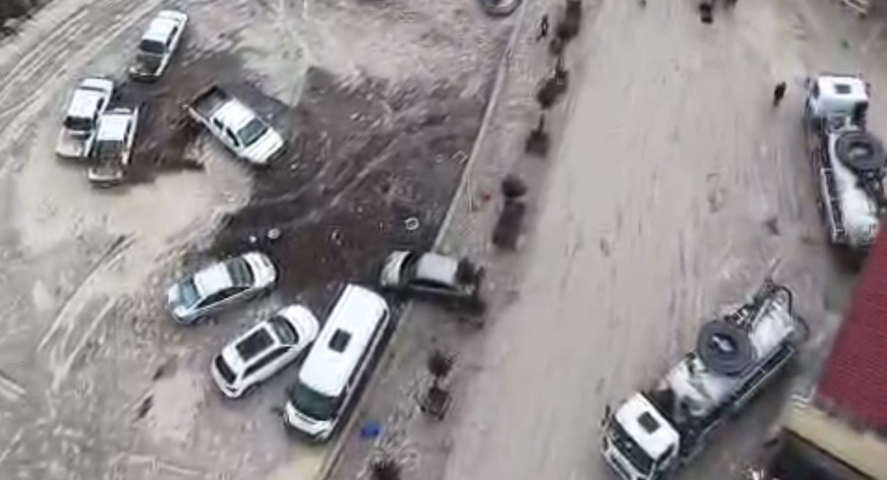 OSMANİYE’NİN KADİRLİ İLÇESİNDE ETKİLİ OLAN SAĞANAK YAĞIŞIN ARDINDAN TAŞAN BÜLBÜL DERESİ’NİN YOL...