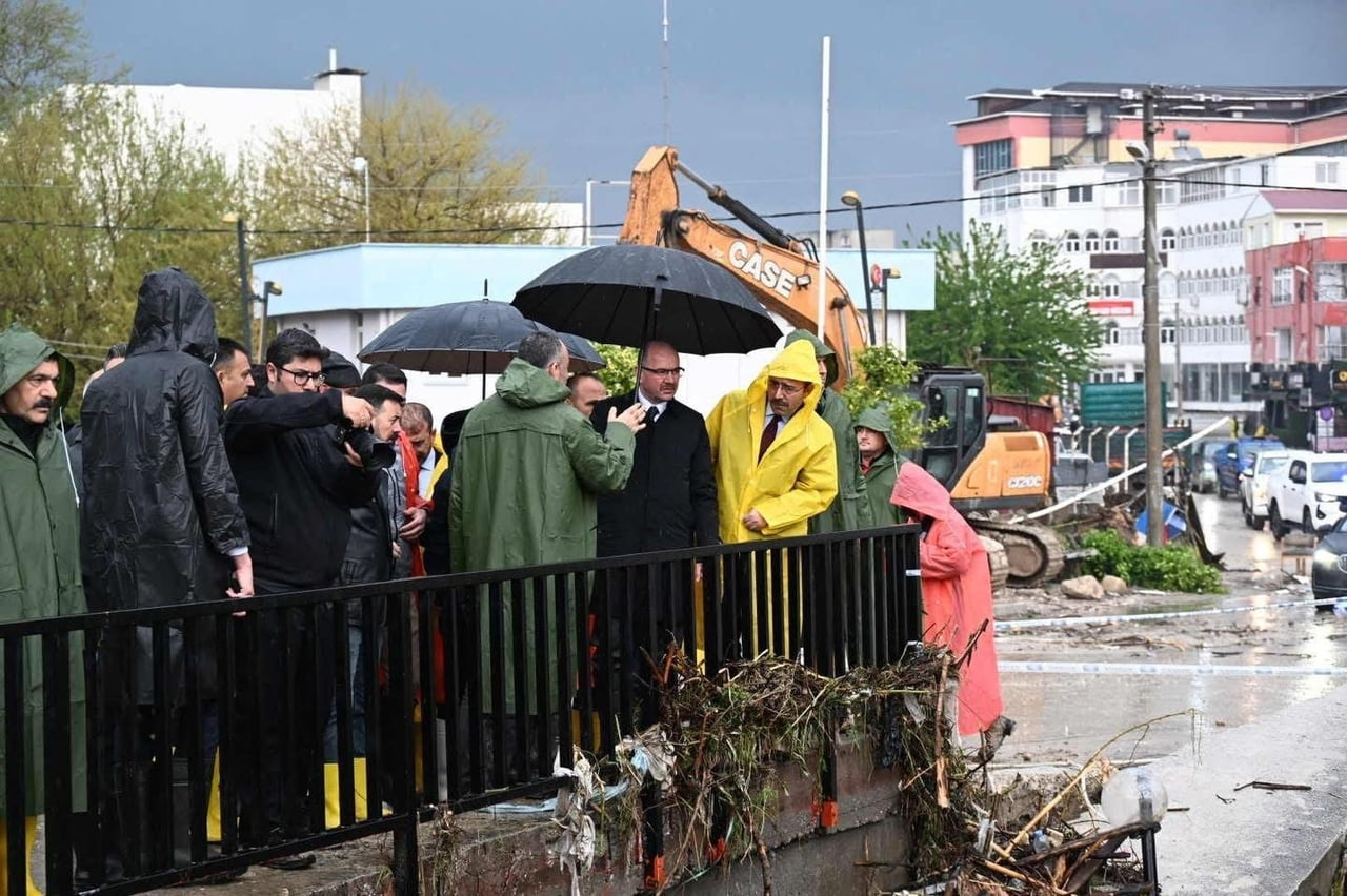 OSMANİYE’NİN KADİRLİ İLÇESİNDE ETKİLİ OLAN SAĞANAK YAĞIŞLARIN ARDINDAN OLUŞAN SEL VE HEYELANLARA...