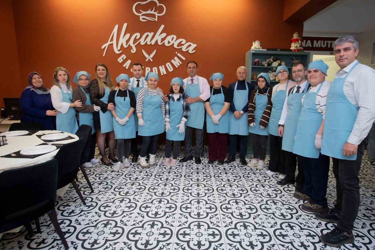 OTİZM FARKINDALIK GÜNÜ KAPSAMINDA DÜZENLENEN “AYNI HAMURDAN FARKLI TATLAR: OTİZM FARKINDALIĞI İÇİN...