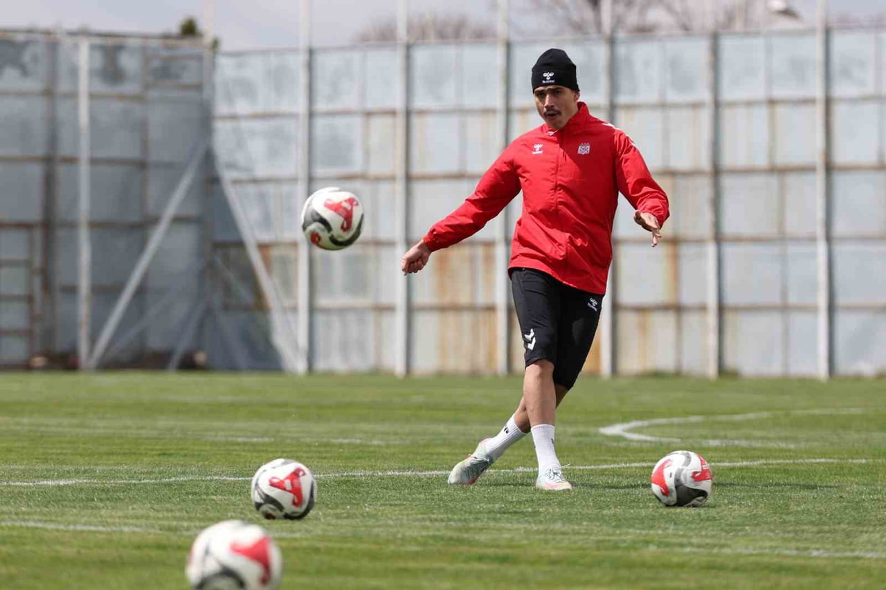 ÖZBELSAN SİVASSPOR, TRENDYOL 1. LİG’İN 35. HAFTASINDA SAHASINDA İSTANBULSPOR İLE OYNAYACAĞI MAÇIN...