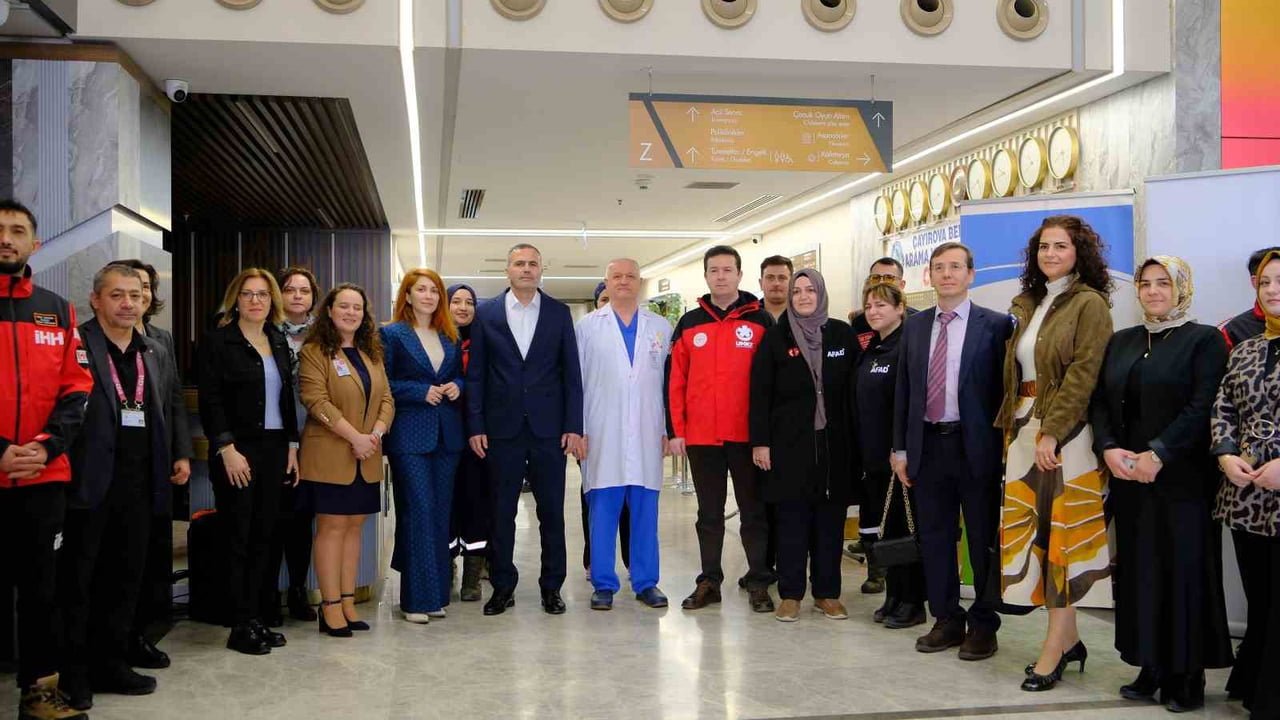 ÖZEL BİR HASTANEDE DÜZENLENEN ‘DEPREME KARŞI BİLİNÇLİ TOPLUM, GÜVENLİ GELECEK’ TEMALI FARKINDALIK...