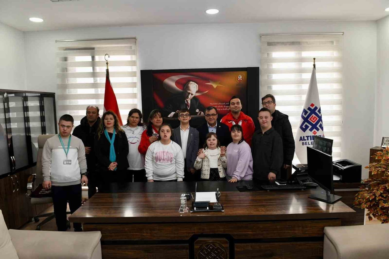 ÖZEL BİREYLER BAŞKAN ŞEHİRLİ İLE BULUŞTU