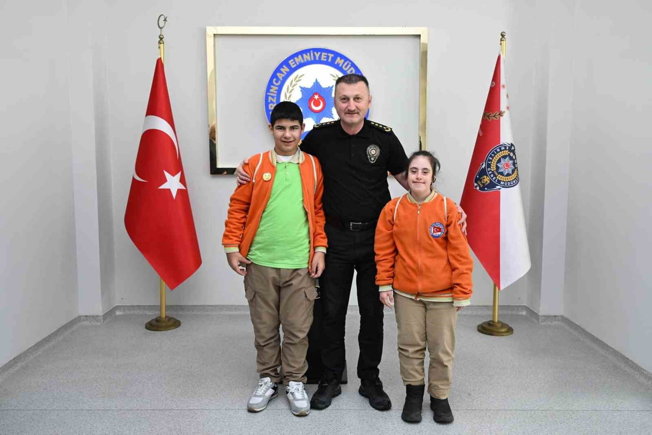 ÖZEL ÖĞRENCİLERDEN ERZİNCAN EMNİYETİNE ANLAMLI ZİYARET