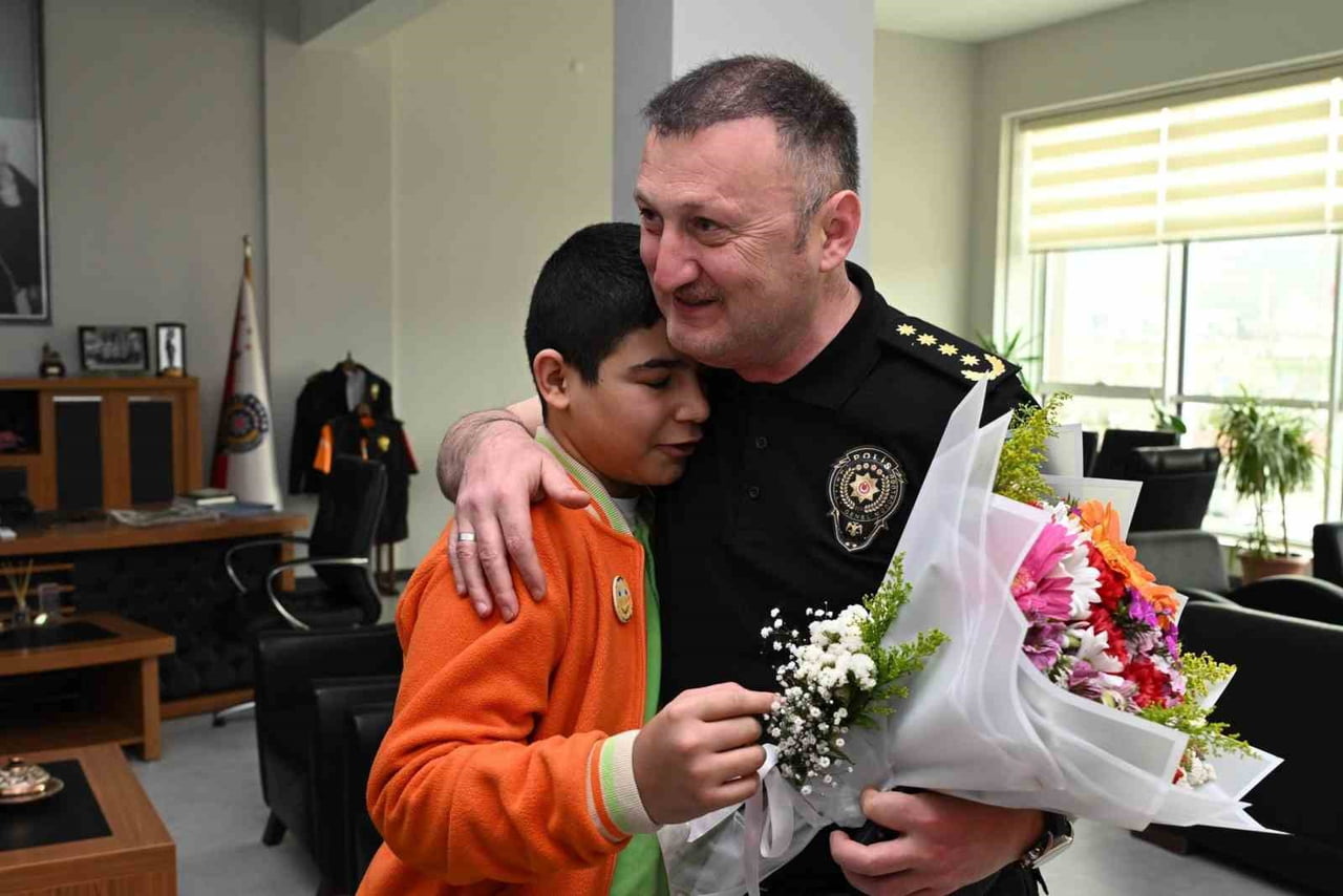 ÖZEL ÖĞRENCİLERDEN ERZİNCAN EMNİYETİNE ANLAMLI ZİYARET