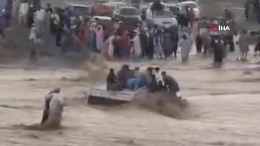 Pakistan’da etkili olan şiddetli yağışlar nedeniyle yaşanan sel olaylarında ülke genelinde...