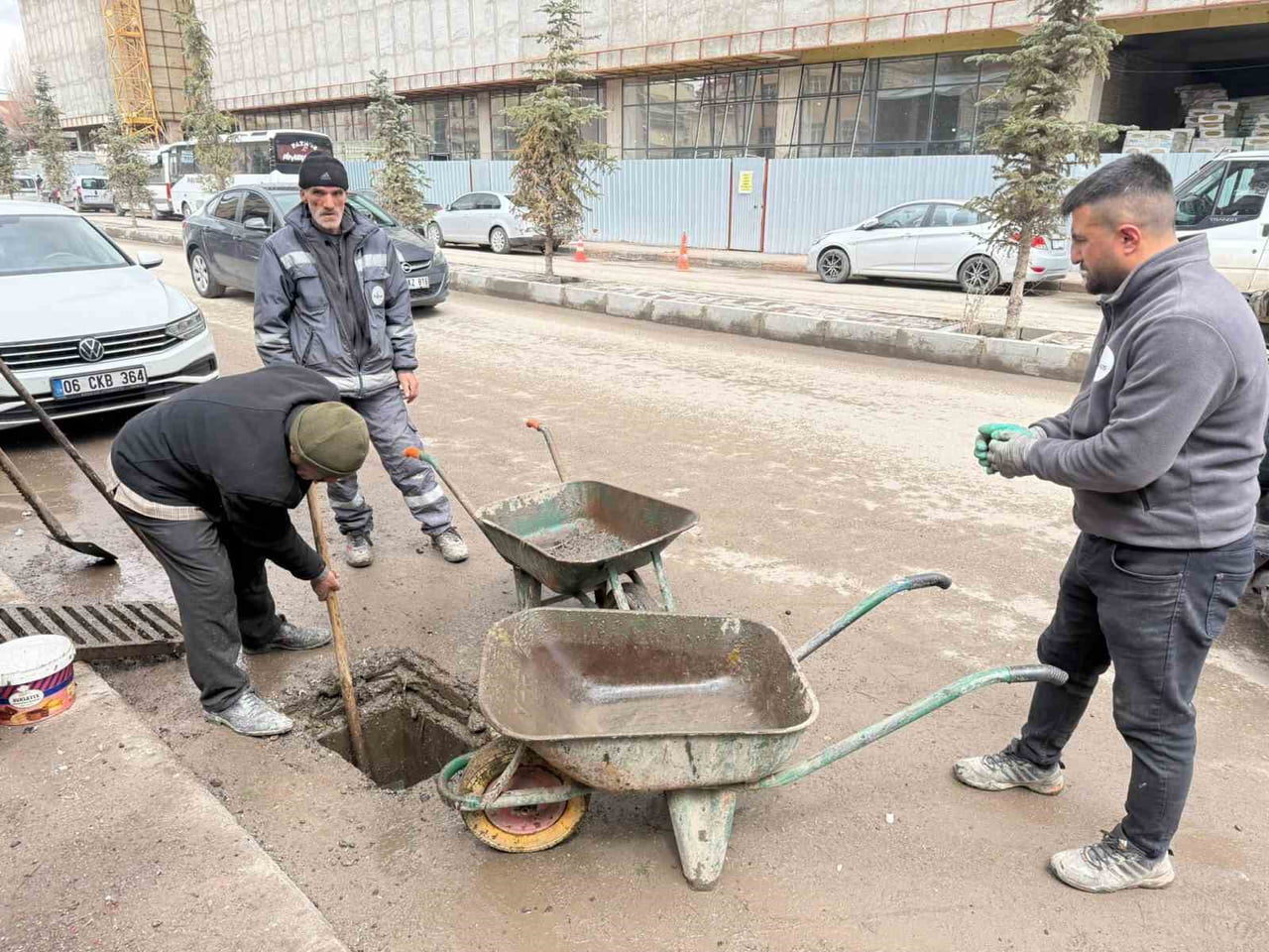 PATNOS’TA TEMİZLİK SEFERBERLİĞİ: İLÇE GENELİNDE KAPSAMLI ÇALIŞMA BAŞLATILDI
