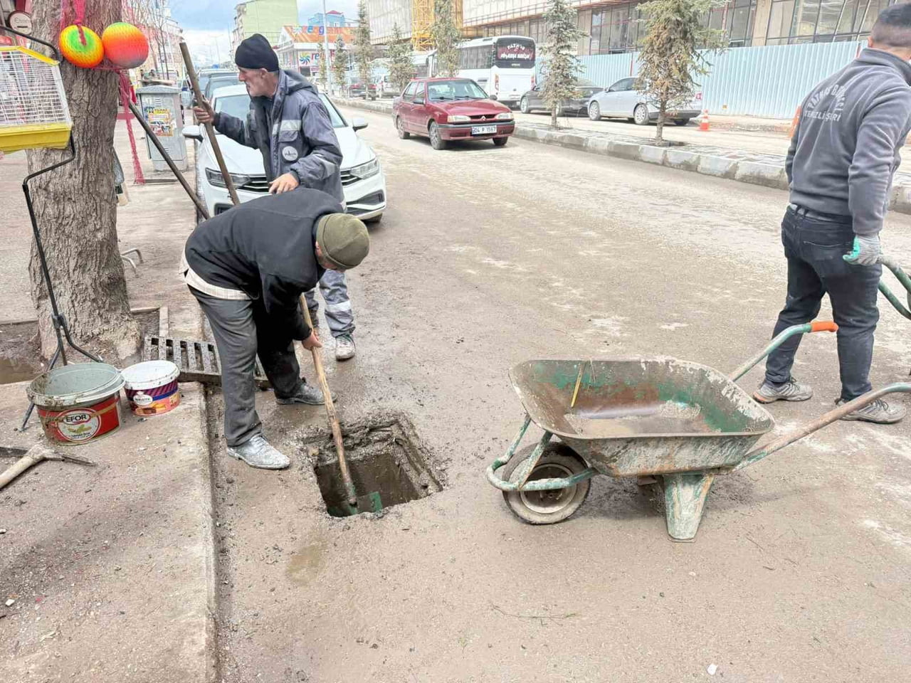 PATNOS’TA TEMİZLİK SEFERBERLİĞİ: İLÇE GENELİNDE KAPSAMLI ÇALIŞMA BAŞLATILDI
