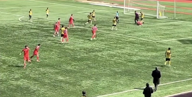 PENALTI GOLÜ SONRASI ÇIKAN ARBEDEDE FUTBOLCUNUN ELMACIK KEMİĞİ KIRILDI