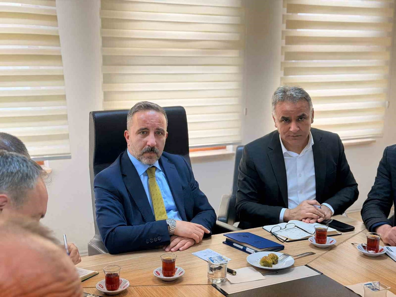 PERŞEMBE BELEDİYE BAŞKANI CİHAT ALBAYRAK (SOLDA)