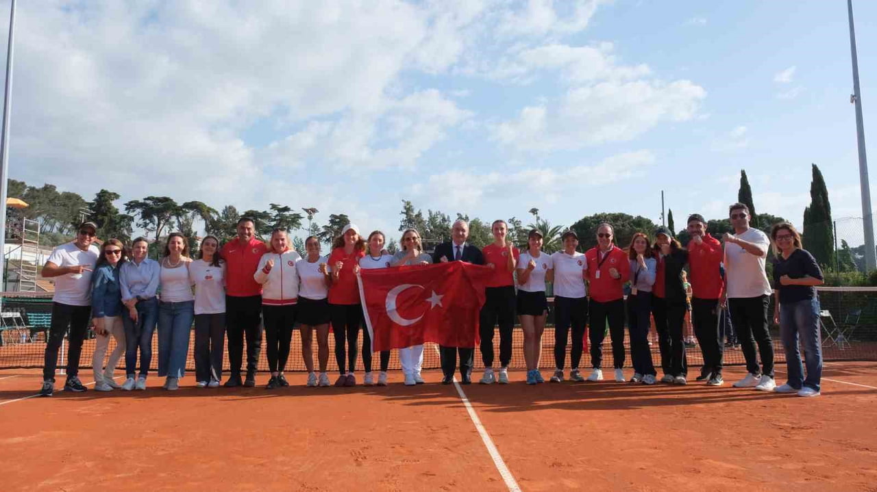 PORTEKİZ’İN OEİRAS KENTİNDE COMPLEXO TENİS DO JAMOR TESİSLERİNDE DÜZENLENEN BİLLİE JEAN KİNG...