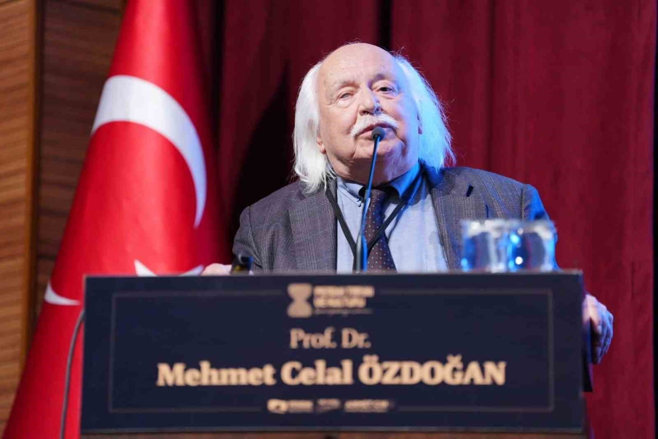 PROF. DR. CELAL ÖZDOĞAN : GÖBEKLİTEPE’DEN GELEN ÇİFTÇİLER PENDİK’TE YENİ BİR KÜLTÜRÜN TEMELİNİ...
