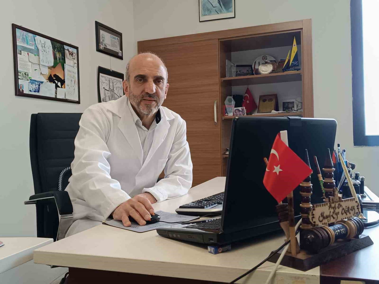 PROF. DR. YUSUF ZİYA OĞRAK, KIŞ UYKUSUNDAN UYANAN AYILARIN TEHLİKELİ OLABİLECEĞİNİ BELİRTEREK, AYI...