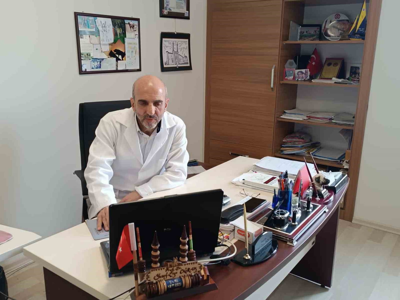 PROF. DR. YUSUF ZİYA OĞRAK, KIŞ UYKUSUNDAN UYANAN AYILARIN TEHLİKELİ OLABİLECEĞİNİ BELİRTEREK, AYI...