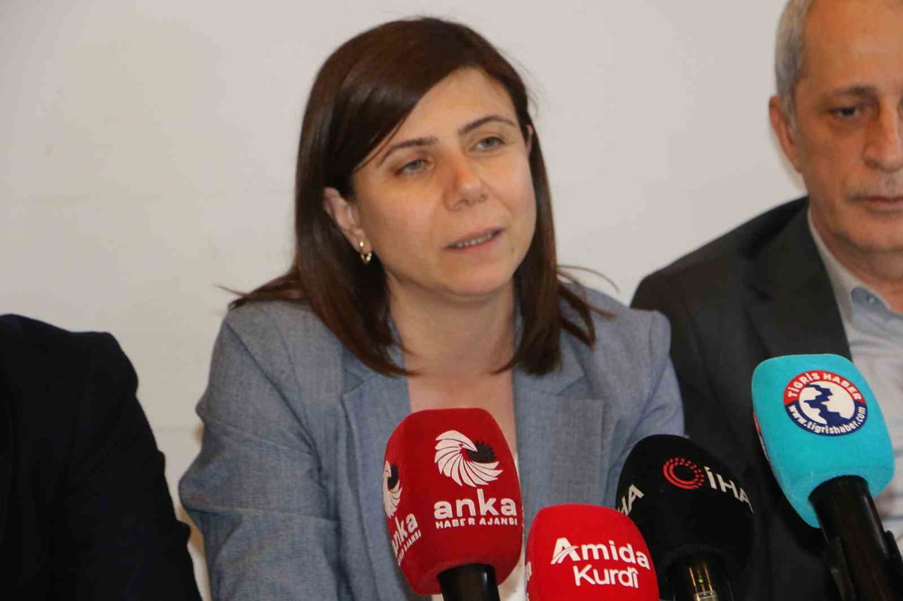 PROGRAMDA KONUŞAN DİYARBAKIR BÜYÜKŞEHİR BAŞKANI SERRA BUCAK, DİYARBAKIR BÜYÜKŞEHİR BELEDİYESİ...