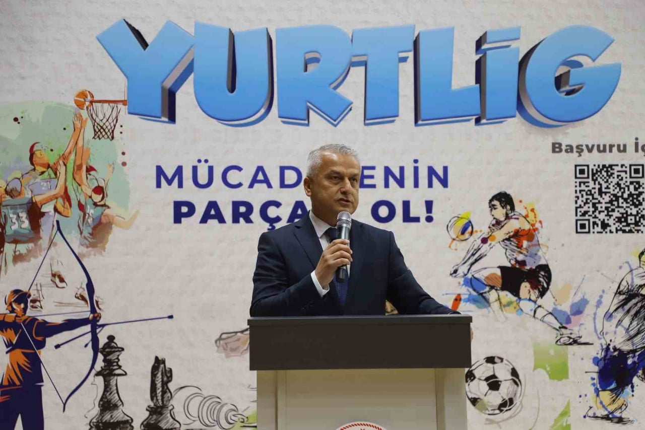 PROGRAMDA KONUŞAN İL MÜDÜRÜ COŞKUN GÜVEN, SPORUN BİRLEŞTİRİCİ GÜCÜNE DİKKAT ÇEKEREK BU TÜR...